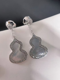 Qeelin White mother-of-pearl carnelian gourd earrings-0154