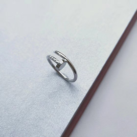 Cartier white gold nail ring -0242