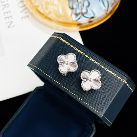 Van Cleef & Arpels four-leaf clover earrings-0520